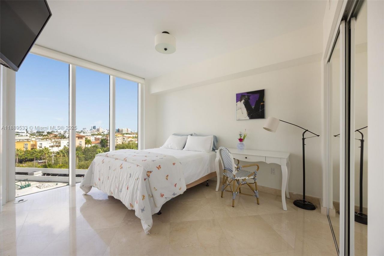 1000 S Pointe Dr, Unit 703, Miami Beach, FL 33139 Photo