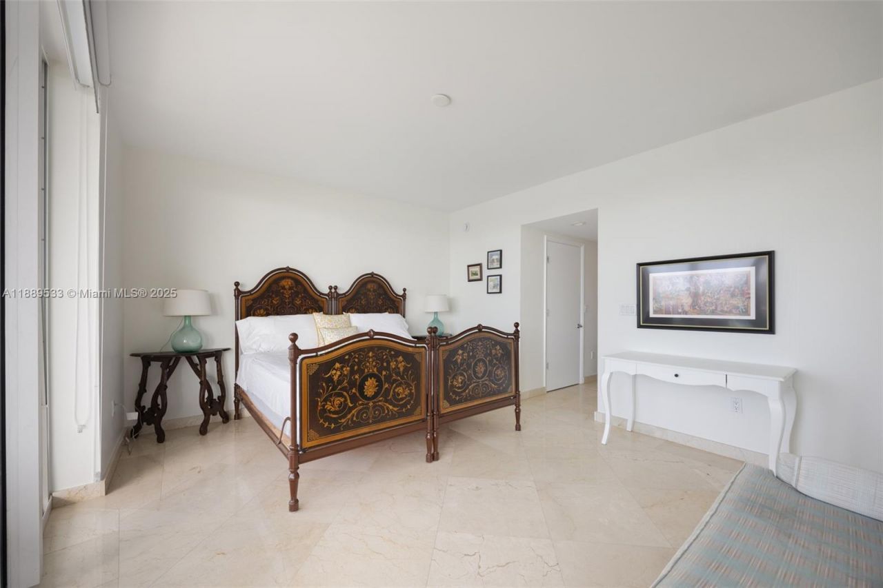 1000 S Pointe Dr, Unit 703, Miami Beach, FL 33139 Photo