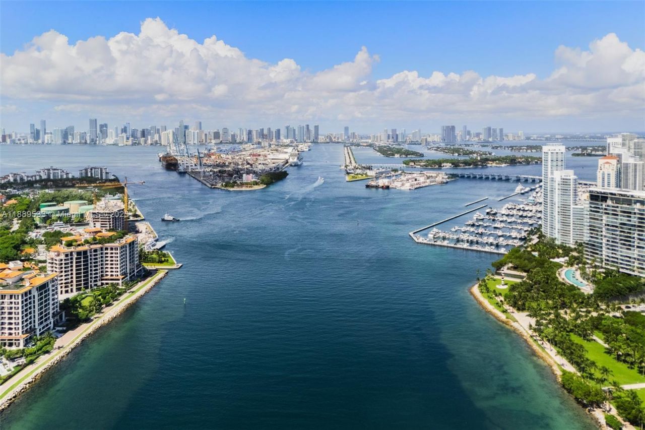 1000 S Pointe Dr, Unit 703, Miami Beach, FL 33139 Photo