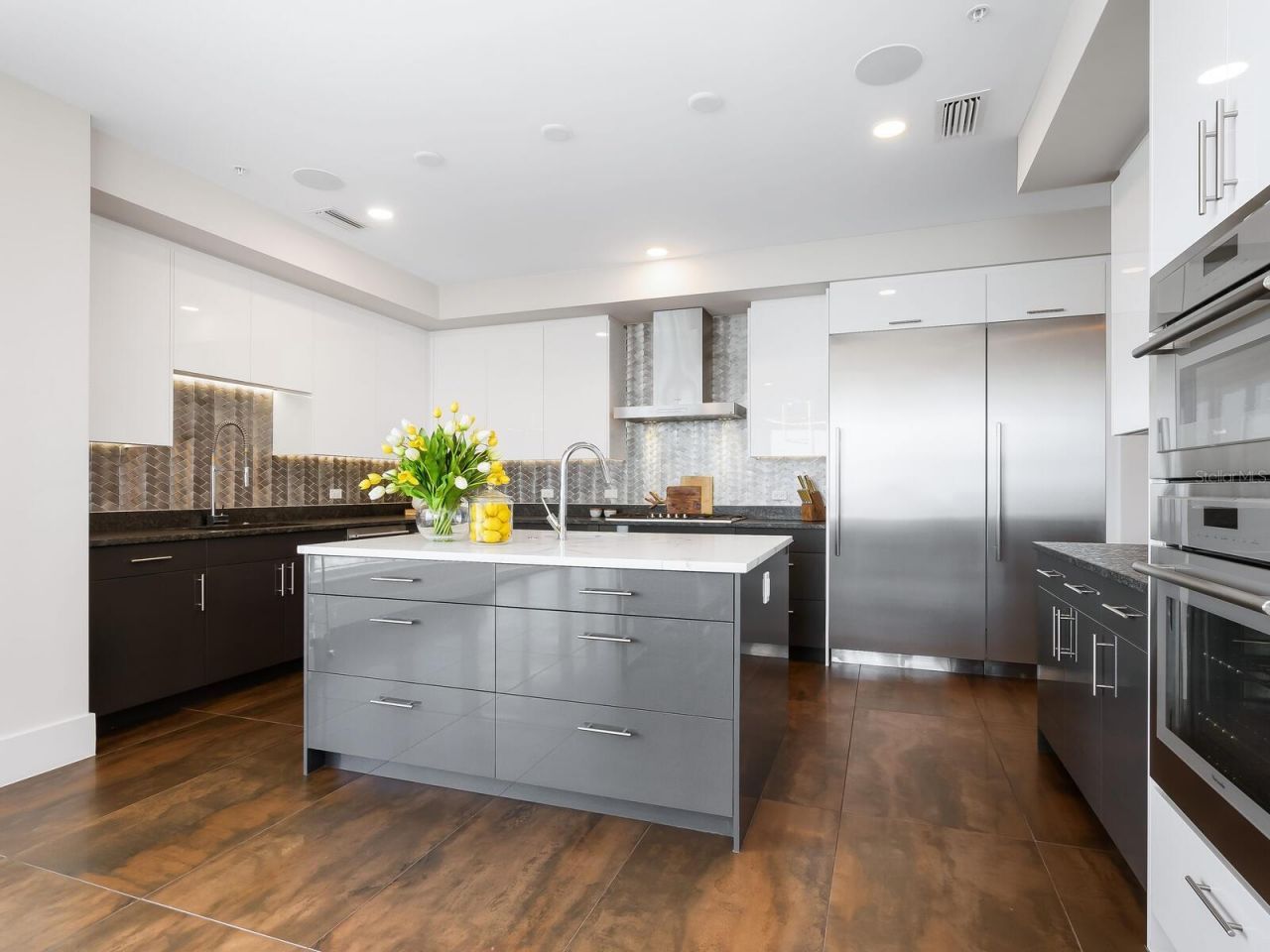 540 N Tamiami Trail, Unit 1201, Sarasota, FL 34236 Photo