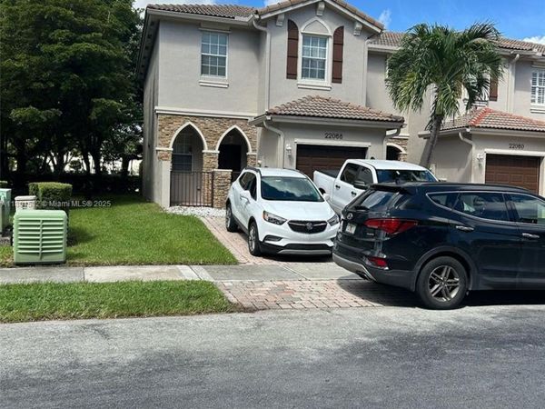 22066 SW 93rd Pl, Cutler Bay, FL 33190