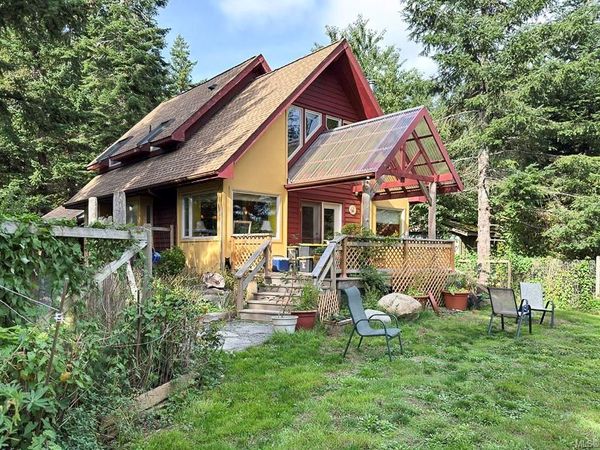 178 Quadra Loop, Quadra Island, BC V0P 1N0