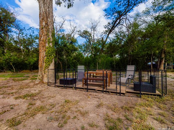 111 tabler, Seguin, TX 78155