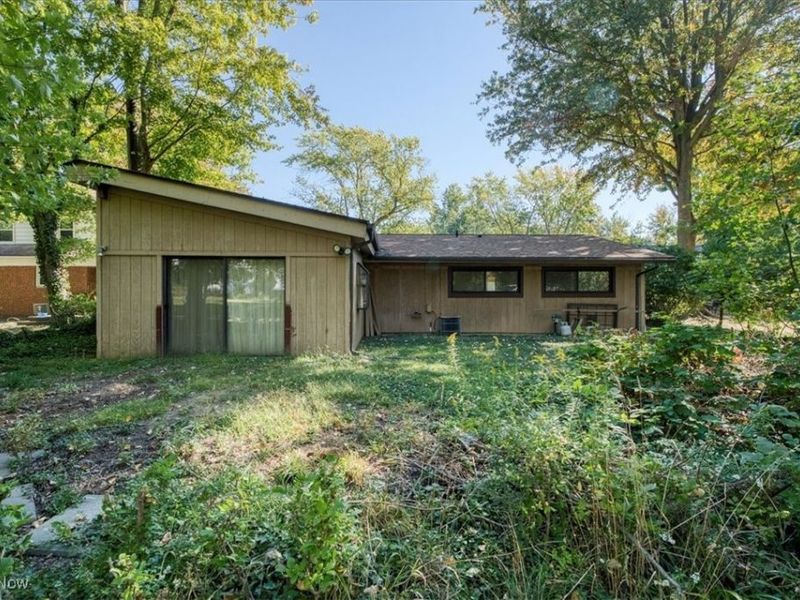110 E 252nd Street, Euclid, OH 44132 Photo 24