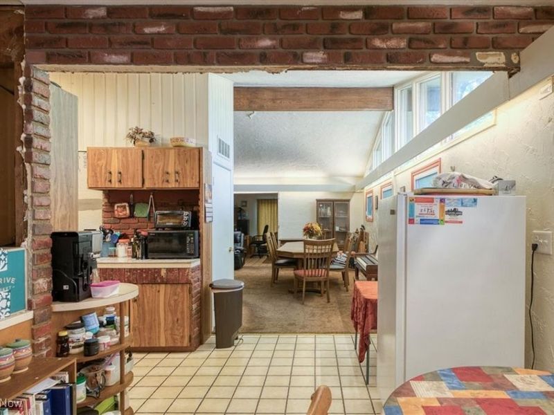 110 E 252nd Street, Euclid, OH 44132 Photo 9