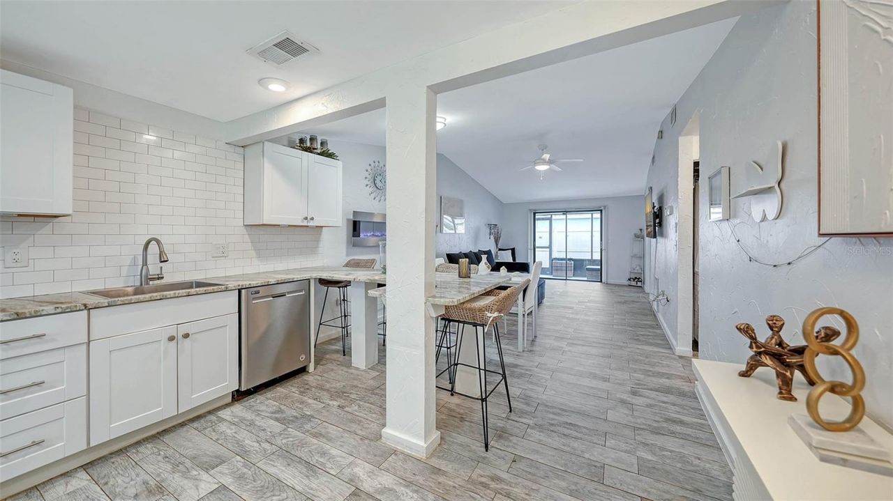 5911 39th Avenue W, Bradenton, FL 34209 Photo