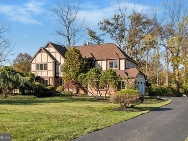 1377 TANGLEWOOD DRIVE, NORTH WALES, PA 19454