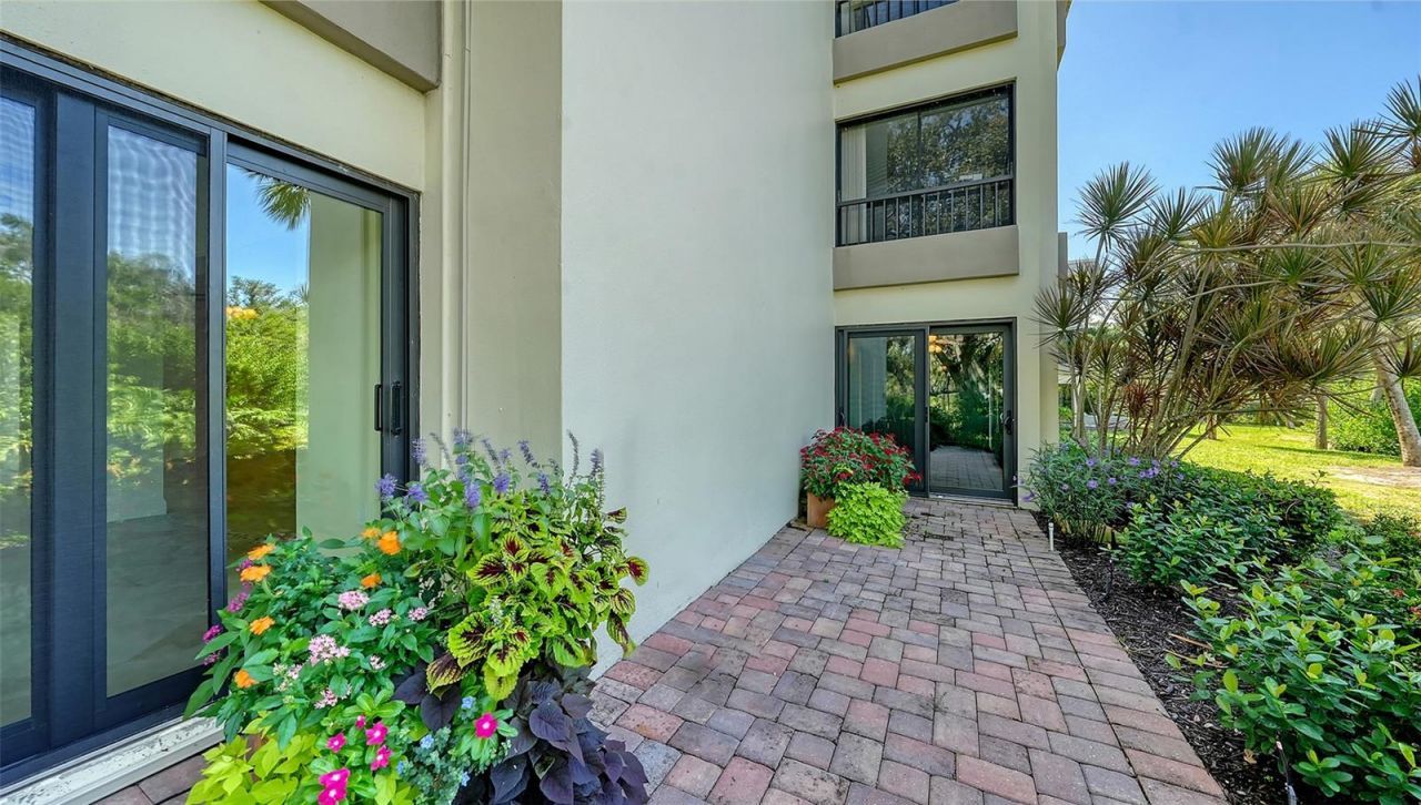 225 Hourglass Way, Unit 103, Sarasota, FL 34242 Photo