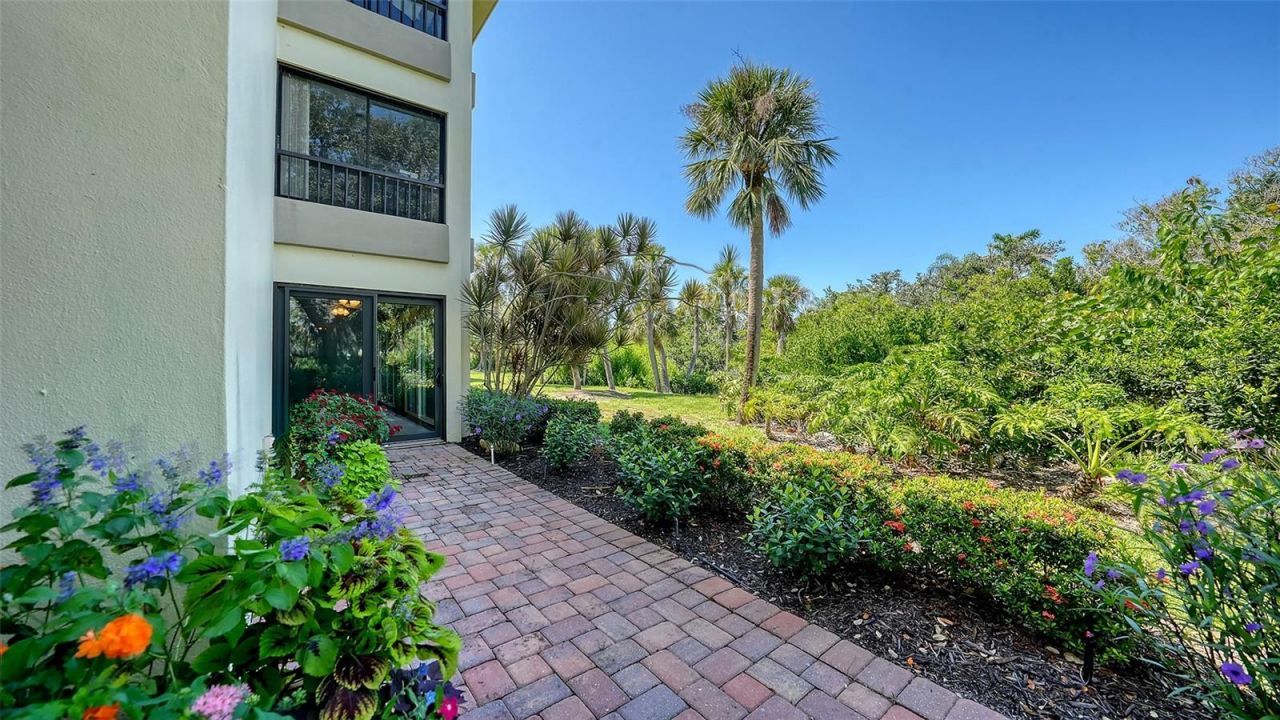 225 Hourglass Way, Unit 103, Sarasota, FL 34242 Photo