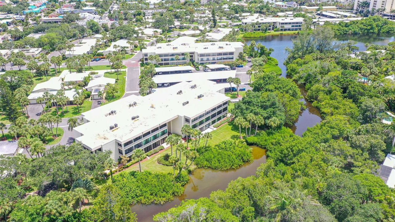 225 Hourglass Way, Unit 103, Sarasota, FL 34242 Photo