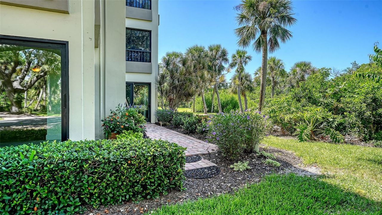 225 Hourglass Way, Unit 103, Sarasota, FL 34242 Photo