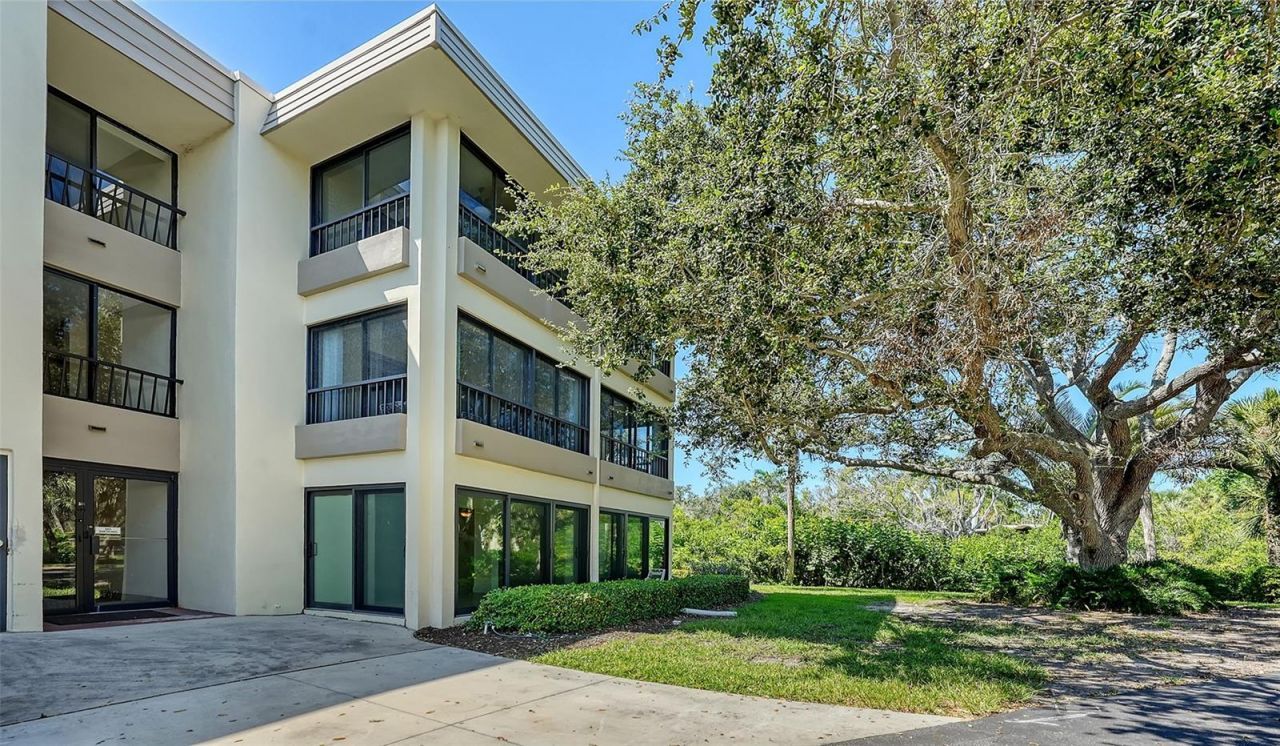 225 Hourglass Way, Unit 103, Sarasota, FL 34242 Photo