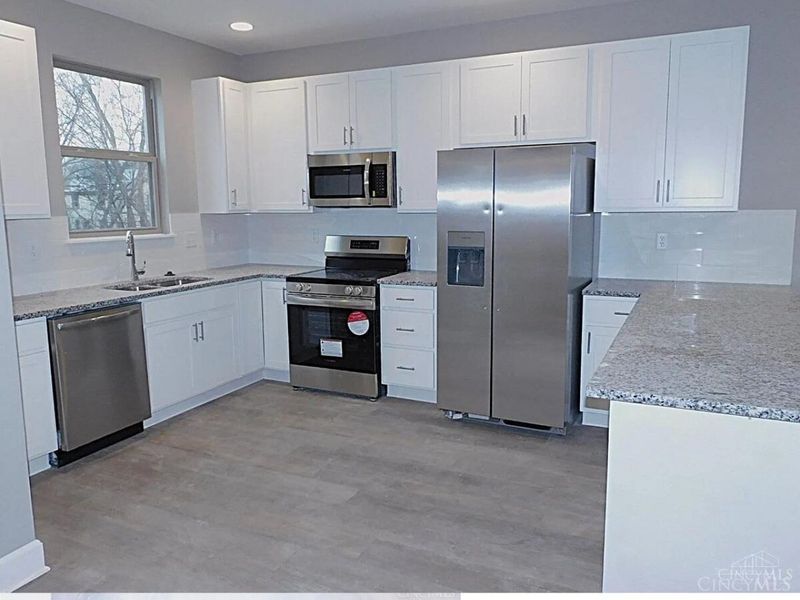 377 Cityscape West Drive, Cincinnati, OH 45205 Photo 2