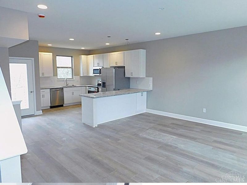377 Cityscape West Drive, Cincinnati, OH 45205 Photo 3