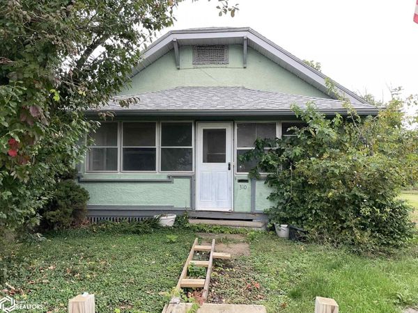 310 S 12Th Street, Centerville, IA 52544