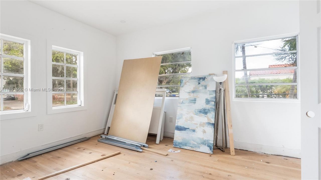 2100 SW 25th St, Miami, FL 33133 Photo