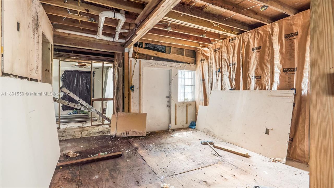 2100 SW 25th St, Miami, FL 33133 Photo