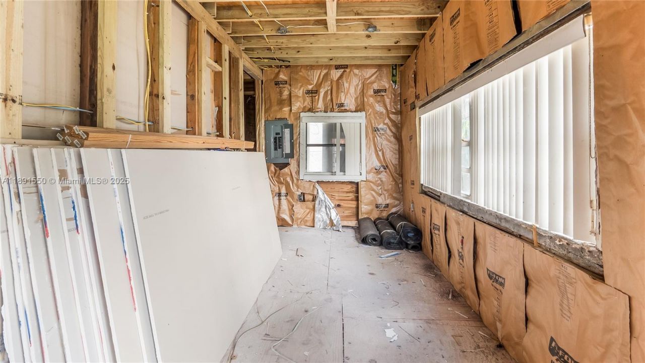 2100 SW 25th St, Miami, FL 33133 Photo