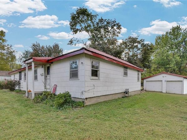 302 S Truman Road, Archie, MO 64725