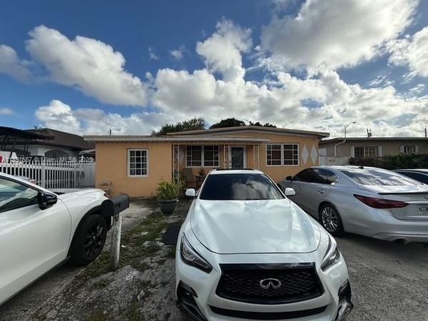 218 E 20th St, Hialeah, FL 33010