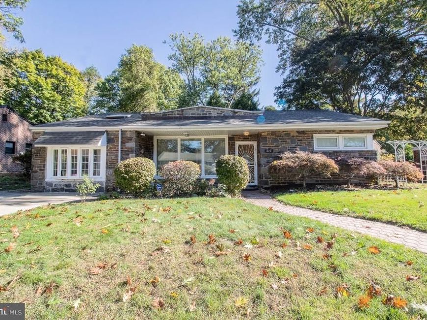 302 Crest Park Road, Philadelphia, PA 19119 Main Photo