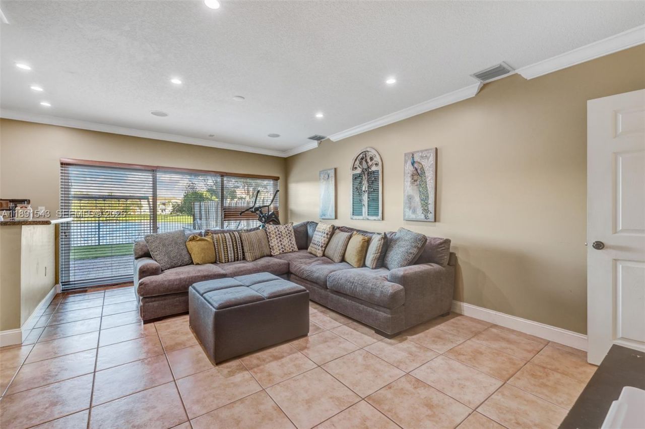 21071 SW 88th Ct, Cutler Bay, FL 33189 Photo