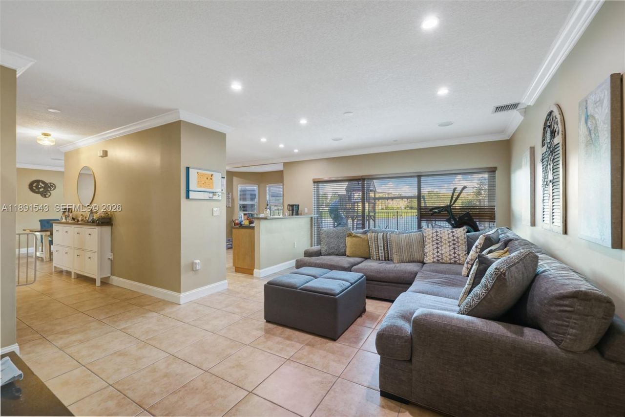 21071 SW 88th Ct, Cutler Bay, FL 33189 Photo