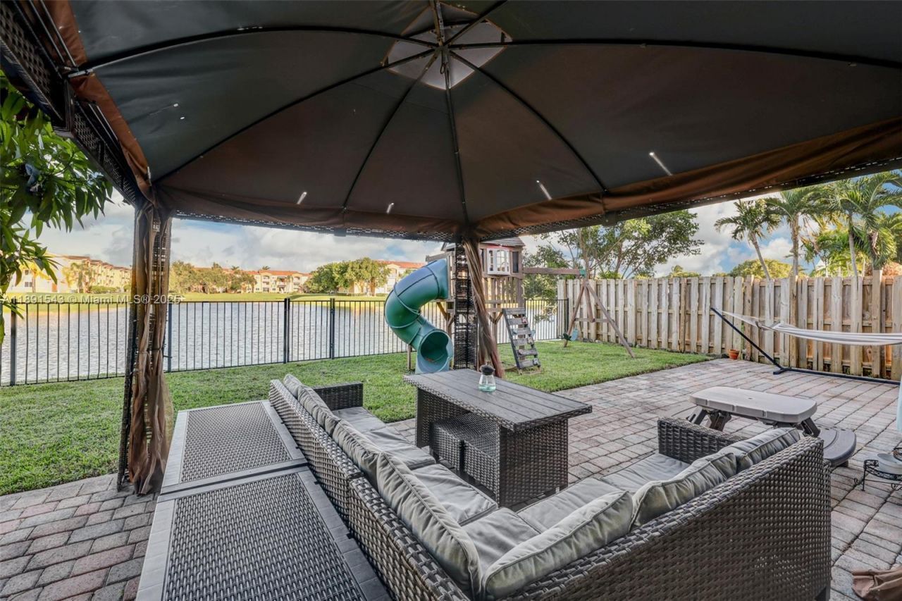 21071 SW 88th Ct, Cutler Bay, FL 33189 Photo