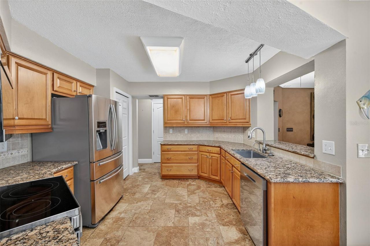 2715 Mock Orange Court, Valrico, FL 33594 Photo