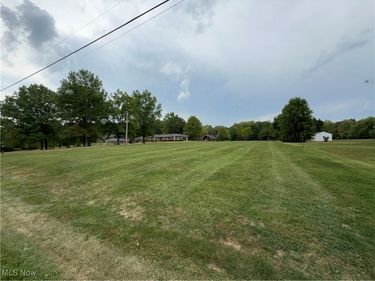 E Law Road, Valley City, OH 44280