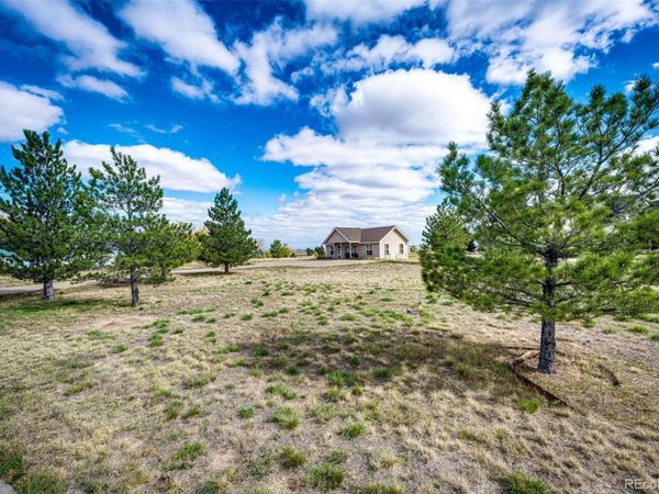640 Green Gables Way , Bennett, CO 80102