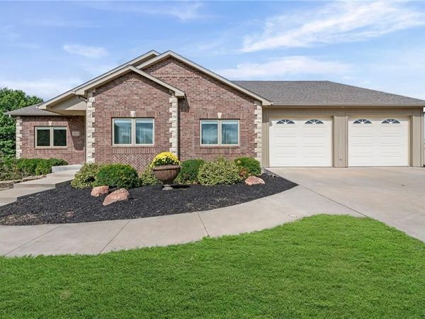 16678 Evans Road, Basehor, KS 66007