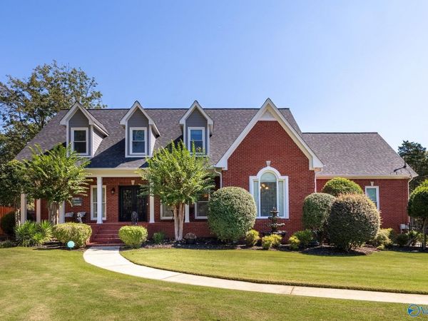 3412 Oakridge Drive SW, Decatur, AL 35603