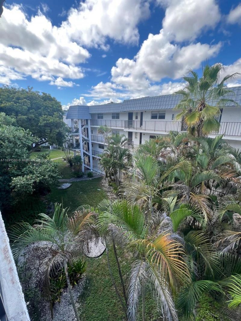 3300 Spanish Moss Ter, Unit 411, Lauderhill, FL 33319 Photo