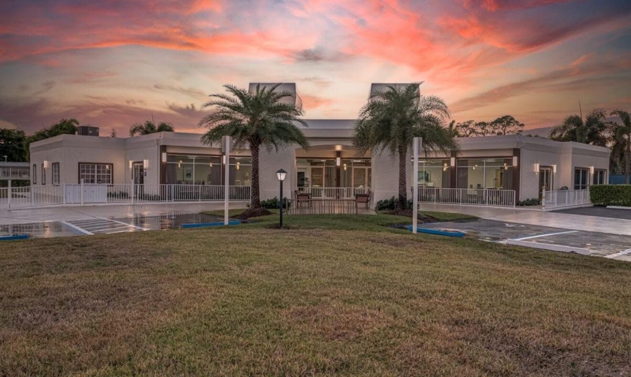 4345 Royal Manor Boulevard, Boynton Beach, FL 33436 Photo