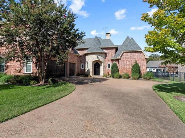 111 Saint Annes Drive, Mabank, TX 75156