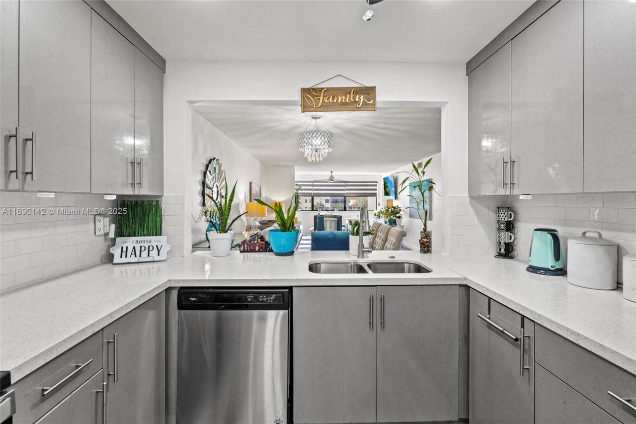 10400 NW 30th Ct, Unit 202, Sunrise, FL 33322 Photo