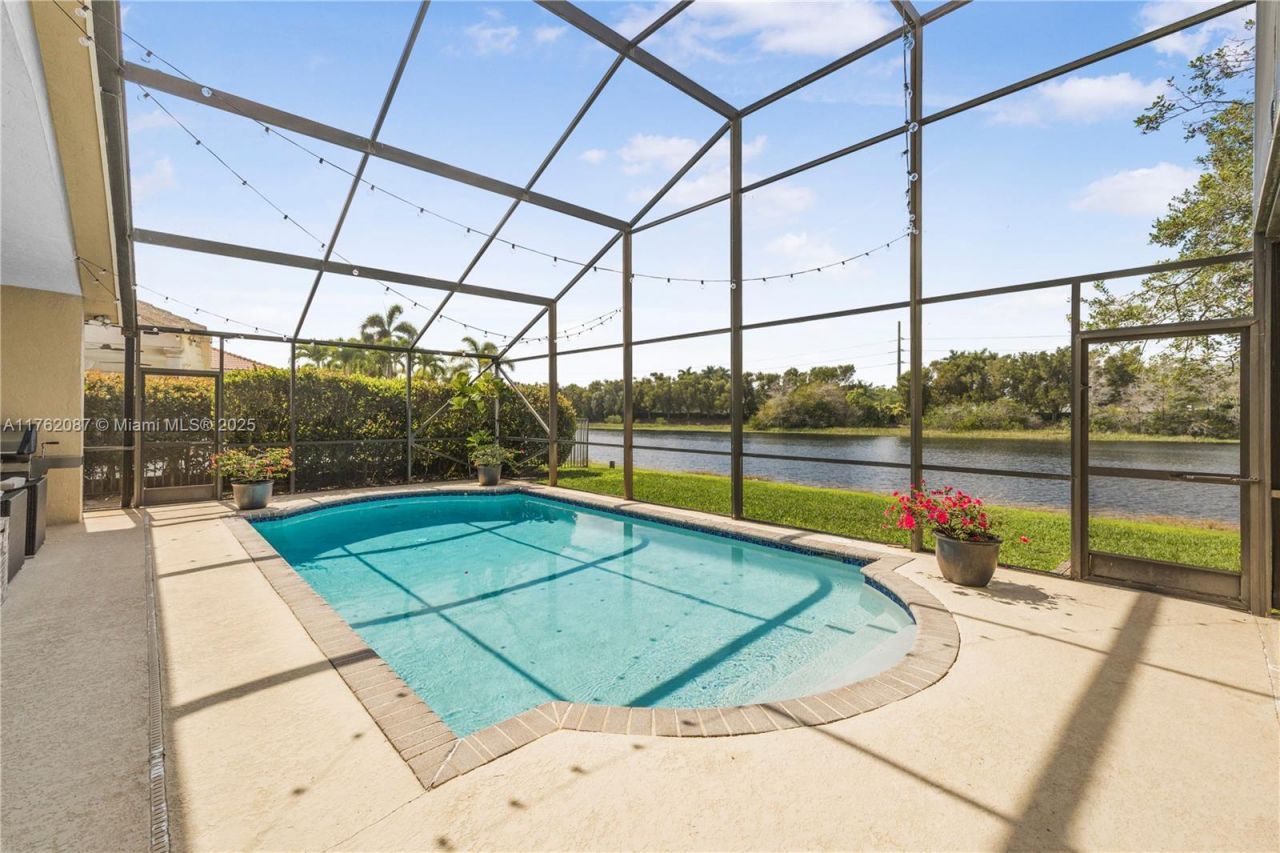 2943 Oakbrook Dr, Weston, FL 33332 Photo