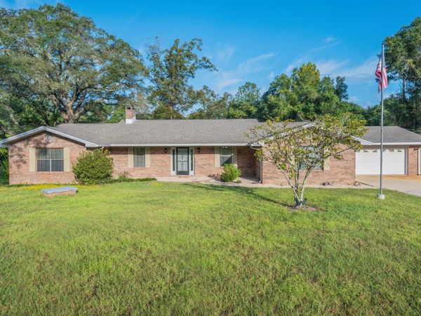 1260 E Chestnut Avenue, Crestview, FL 32536