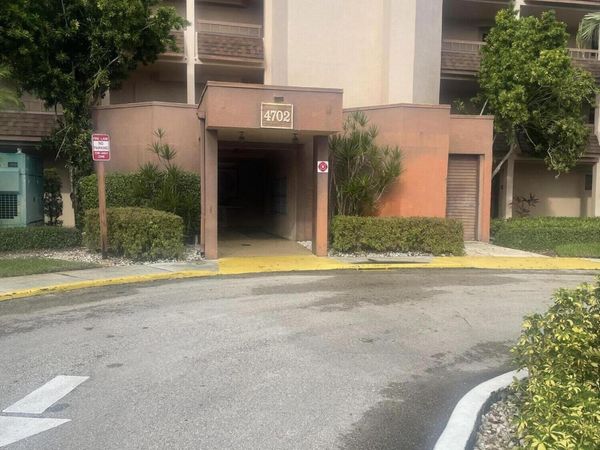 4702 Fountains Drive, Unit 207, Lake Worth, FL 33467