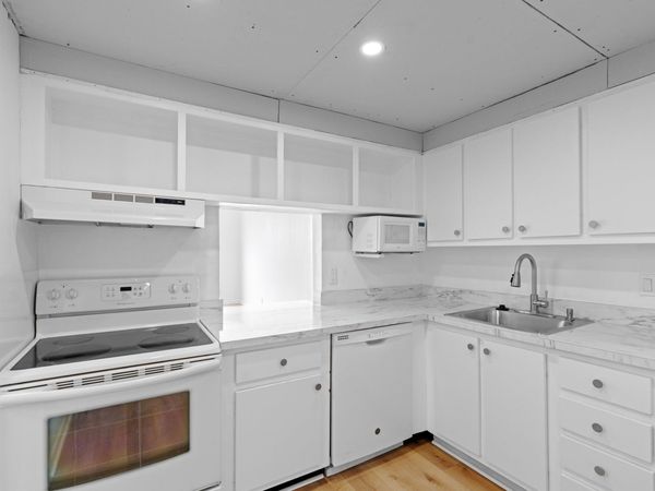 480 Executive Center Drive, Unit 5i, West Palm Beach, FL 33401