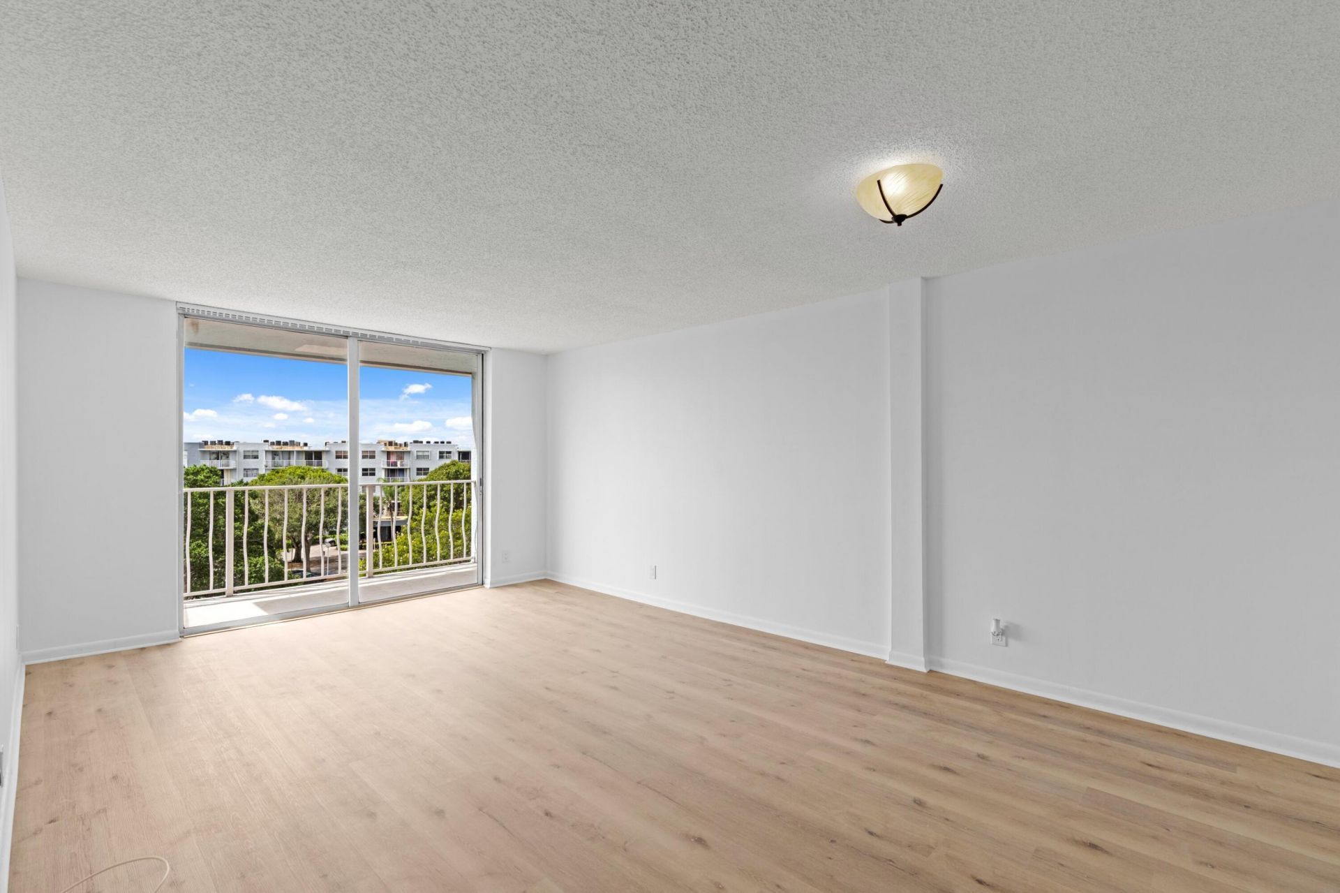 480 Executive Center Drive, Unit 5i, West Palm Beach, FL 33401 Photo