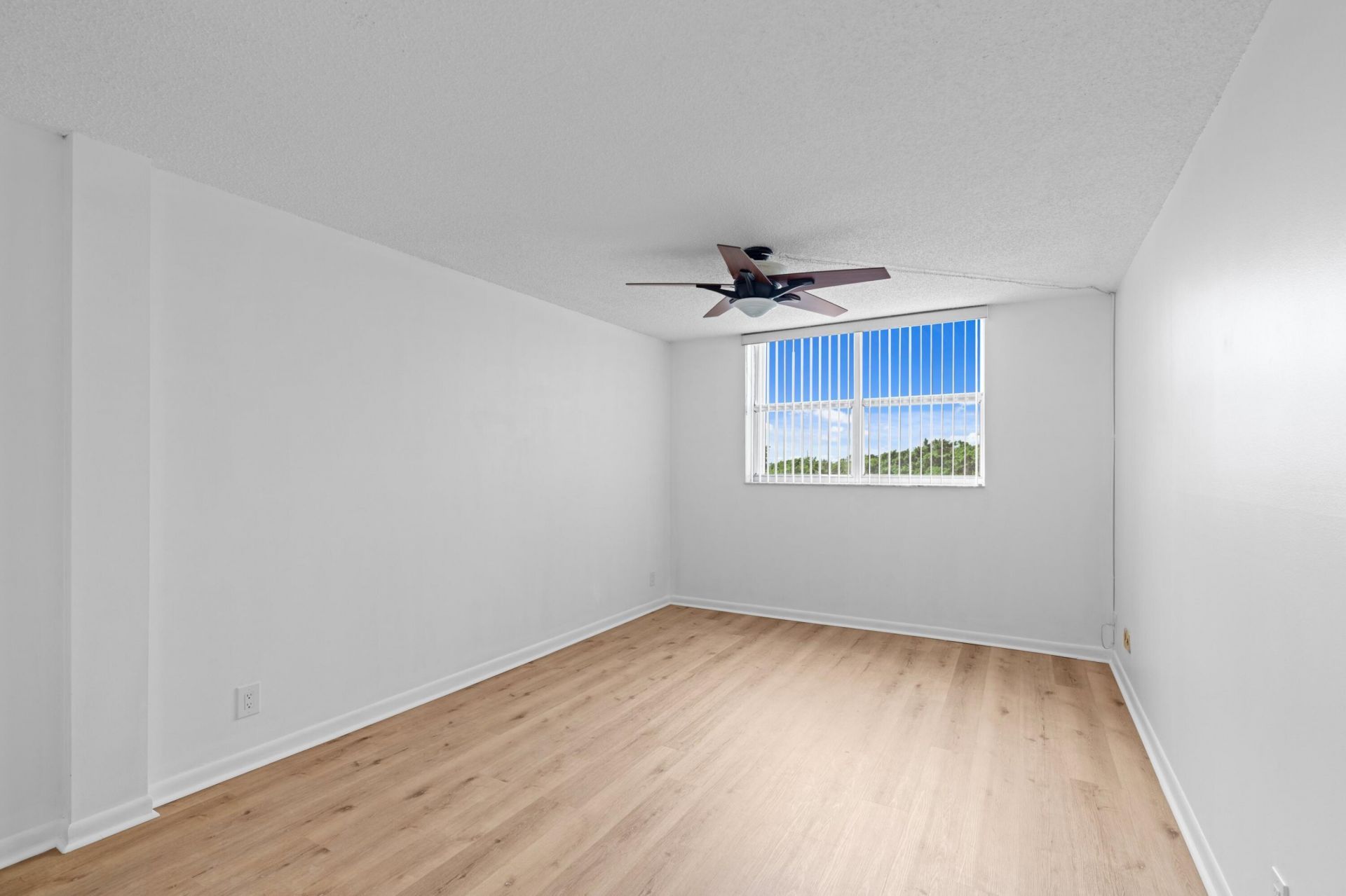 480 Executive Center Drive, Unit 5i, West Palm Beach, FL 33401 Photo