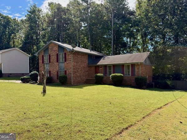 781 Sweet Briar Trail SE, Conyers, GA 30094