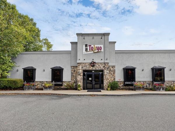 560 S Main St, Andover, MA 01810