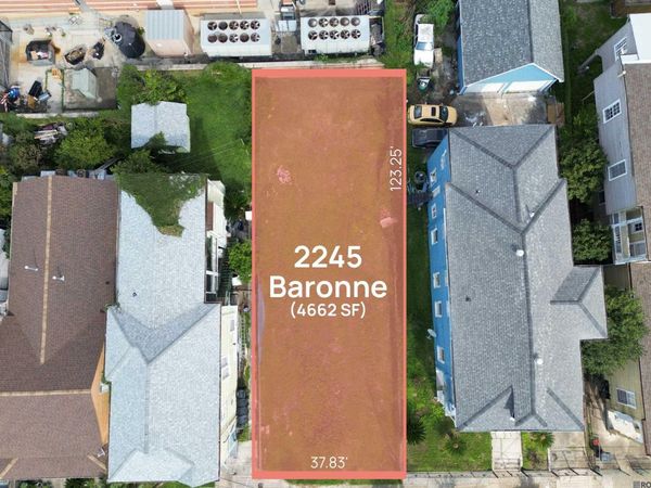 2245 Baronne St, New Orleans, LA 70113