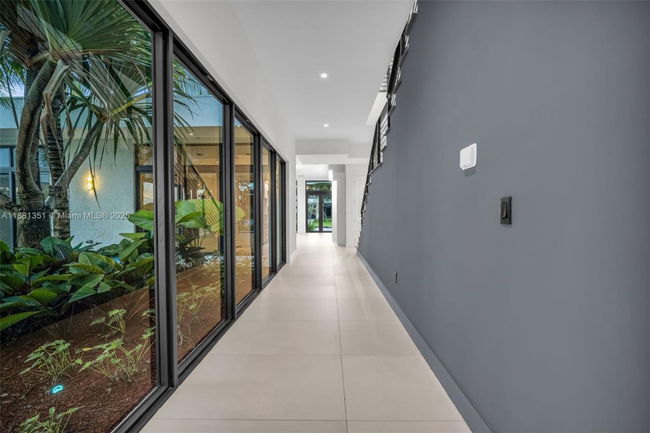 16709 Botaniko Drive North, Weston, FL 33326 Photo