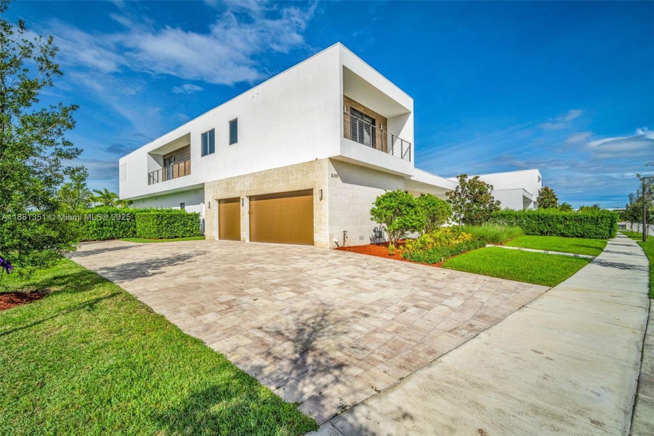 16709 Botaniko Drive North, Weston, FL 33326 Photo