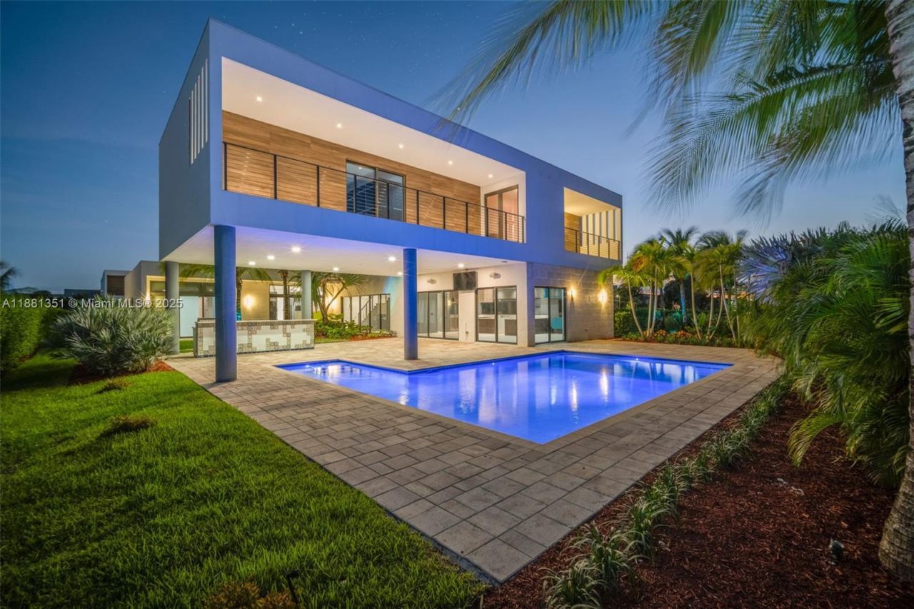 16709 Botaniko Drive North, Weston, FL 33326 Photo