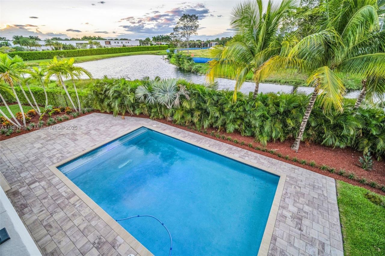 16709 Botaniko Drive North, Weston, FL 33326 Photo